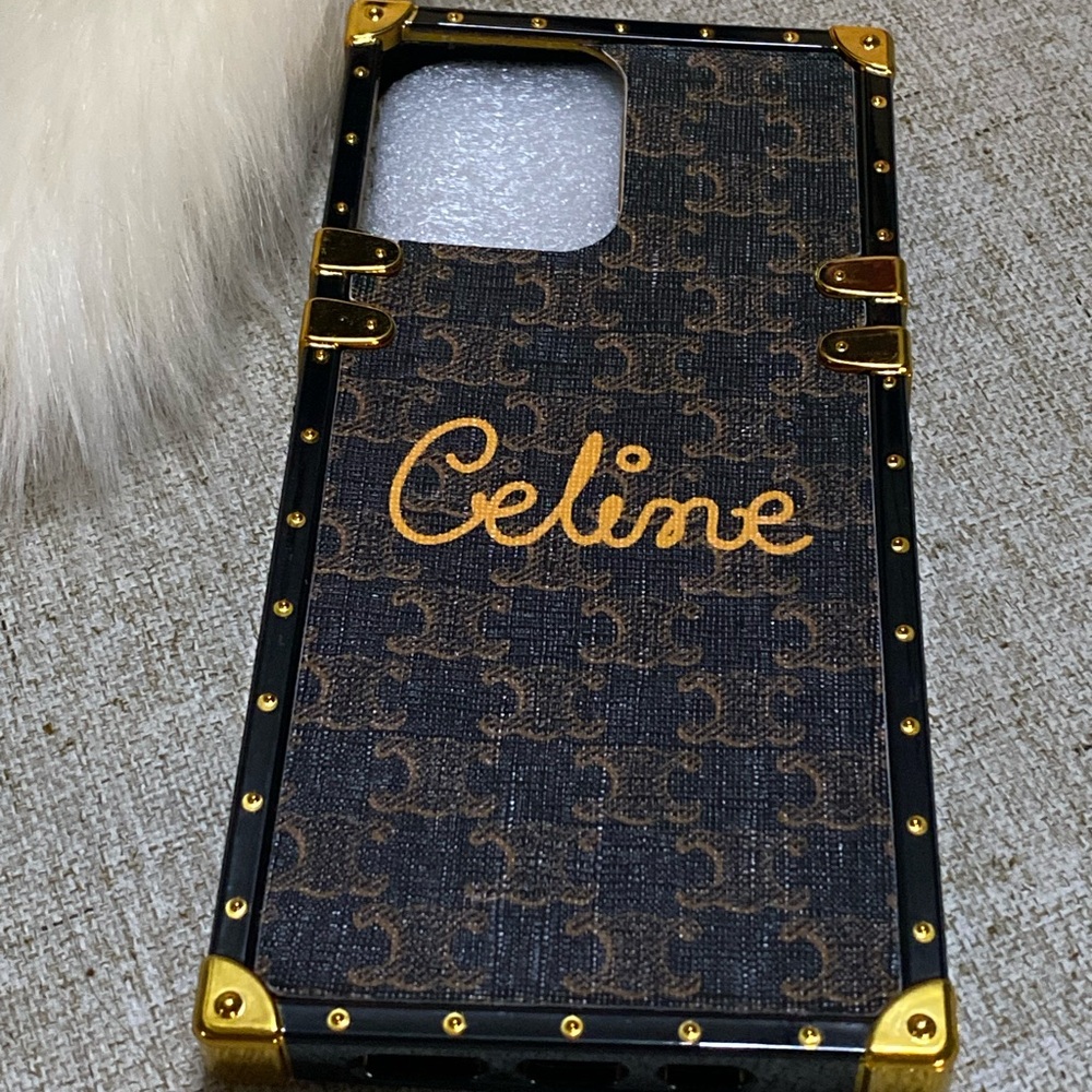 Source Unknown Black and Gold Trunk-Style Phone Case - Picture 13 of 14
